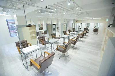 Happiness Starts from the Hands: My First Nail Art Experience at ANNE Higashi-Shinsaibashi