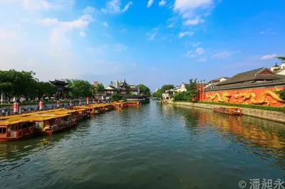 住進全球第101家麗思卡爾頓，在高樓上俯瞰金陵城