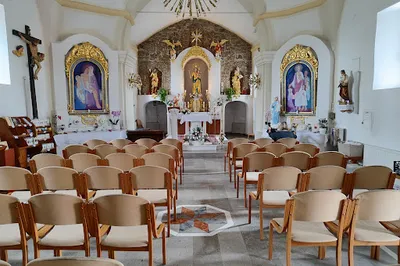 Cerkev Marije Kraljice Miru Kurešček