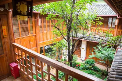 麗江的幸福快樂時光，古鎮的美景，陽光，藍天，白雲，美食不可辜負