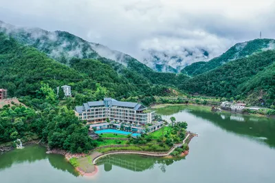 Qiandao Lake Two-Day Tour | Jinglan Fanli: Framing the Xin’an River Scenery in a Painting