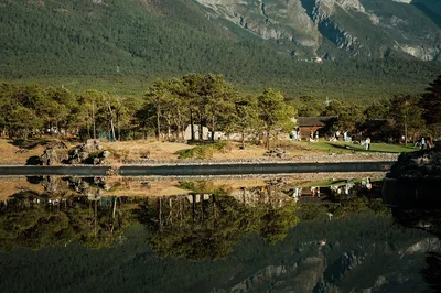 Yulong Snow Mountain Golden Mountain Sunrise Viewing Lake