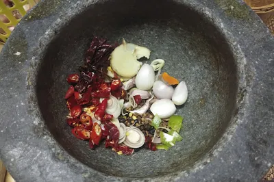 Tom Yum Thai Cooking School