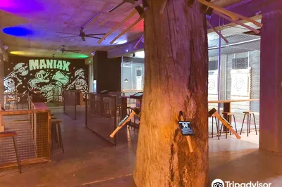 MANIAX Axe Throwing - ABBOTSFORD
