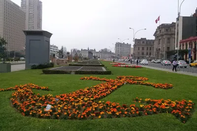 Paseo de los Heroes Navales - Plaza Grau
