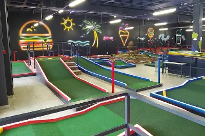 ADVENTURE GOLF - Hillfox