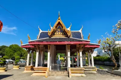 Khlong Bang Luang Market