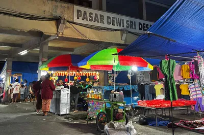 Pasar Batu Bulan Senggol