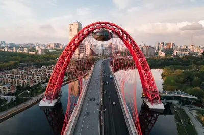 Zhivopisniy Bridge