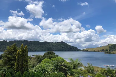 Lake Ōkāreka