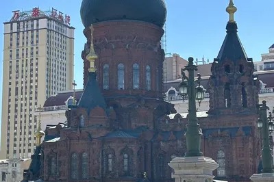 Eating and Playing in Harbin under the Spring Sun (Playing Part)