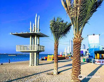 AlBahar at the Corniche