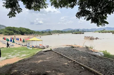 ຫາດສັງທອງ SangThong Lao Beach