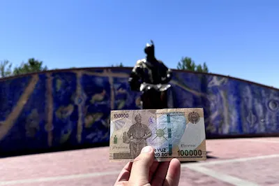 Memorial monument to Mirzo Ulugbek