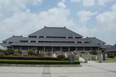湖北省博物館打卡鎮館之寶看古時高水準工藝_附近酒店住宿哪裏方便