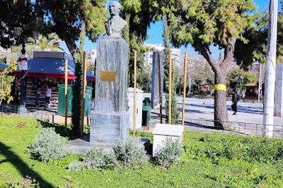 Davaki Square