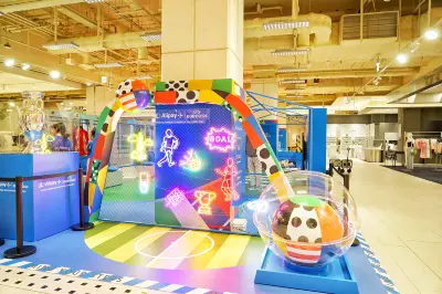 韩国百货店夏日攻略 来现代百货首尔体验2024欧洲杯网红快闪店