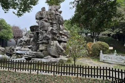 You Must Visit the Carved Flower Building