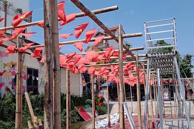 Làng làm hương đỏ