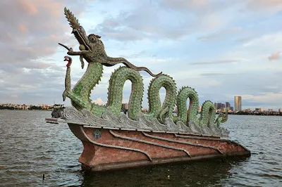 Vườn Hoa Lạc Long Quân