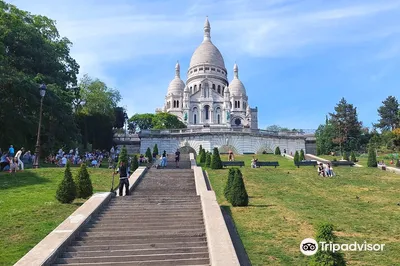 Square Louise Michel