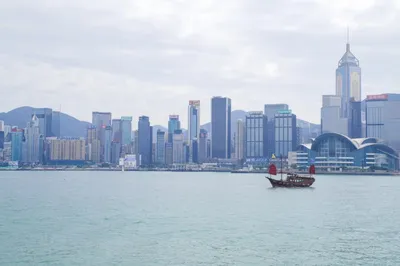乘香港最后一艘人手制造中式帆船，开启维港独特之旅
