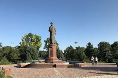Alisher Navoi and Abdurahman Jami Monument