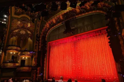New Amsterdam Theatre