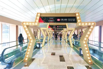 How a Straight Guy Became a Photo-Raving Maniac on a Macau Trip with His Girlfriend