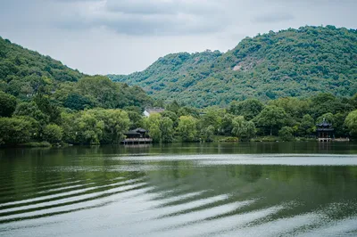 Zhejiang’s Scenery Is Uniquely Beautiful: Savor Xiaoshan’s Charms and Discover the East Zhejiang Tang Poetry Road!