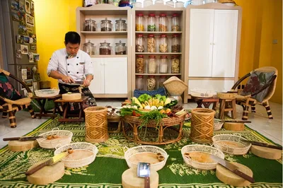 是隆泰餐學校