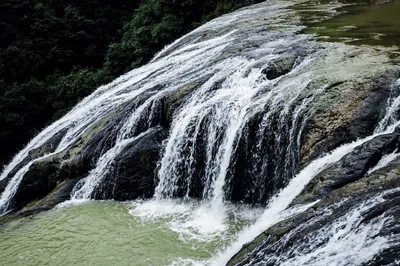 Listening to a Love Song of Mountains and Waters: A Soul-Stirring Journey