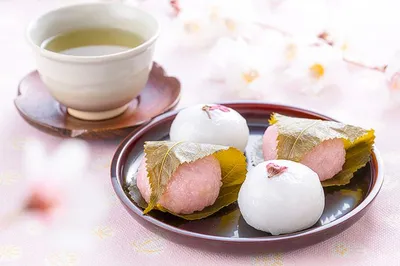 Gentle Sweetness and Cuteness. Recommended Spring Wagashi: Sakura Mochi, Sakura Shigure, Strawberry Daifuku