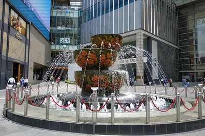 Pavilion Crystal Fountain