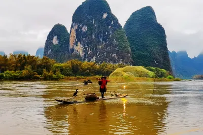 Stepping into the Misty Rains of Guilin, Staying at Huangyao, Climbing Xianggong Mountain, and Capturing the Scene on the Back of the 20-Yuan Note