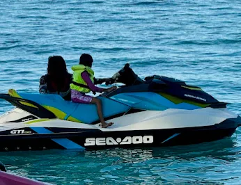 Hulhumale Watersports Club & Excursions/Seaholics Maldives/surf school