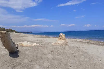 Camping Mani Beach