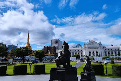 Mahar Bandula Park Street Market