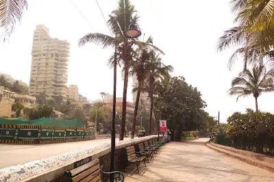 The Bandstand Promenade