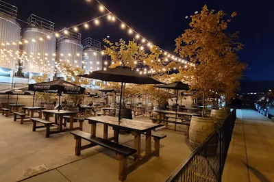 Parallel 49 Brewing Company