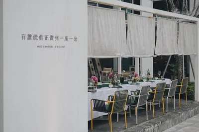 一坐一忘憶雲南，夏桐美酒惹人愛，豈止是微醺