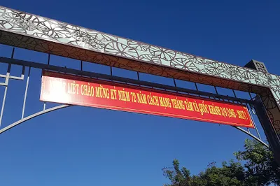Sông Hoài Square