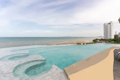 芭堤雅贝菲尔海滩酒店（Bayphere Hotel Pattaya）