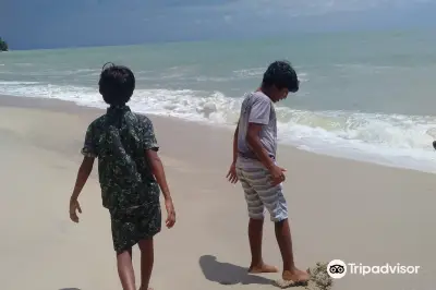 Pantai Pasir Panjang (Long Sand Beach)
