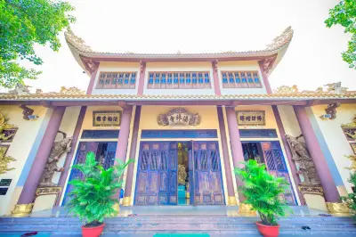 Phap Lam Pagoda