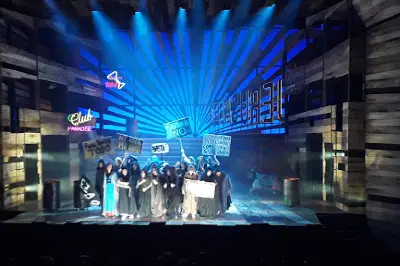 33 El Musical
