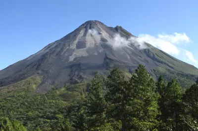 阿雷纳尔火山