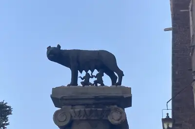 羅馬母狼雕像