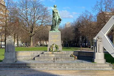 Monument au Pigeon-Soldat