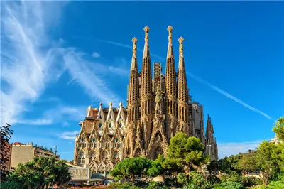 Barcelona Landmark | Sagrada Familia: The Story Behind the Unfinished World Heritage Site